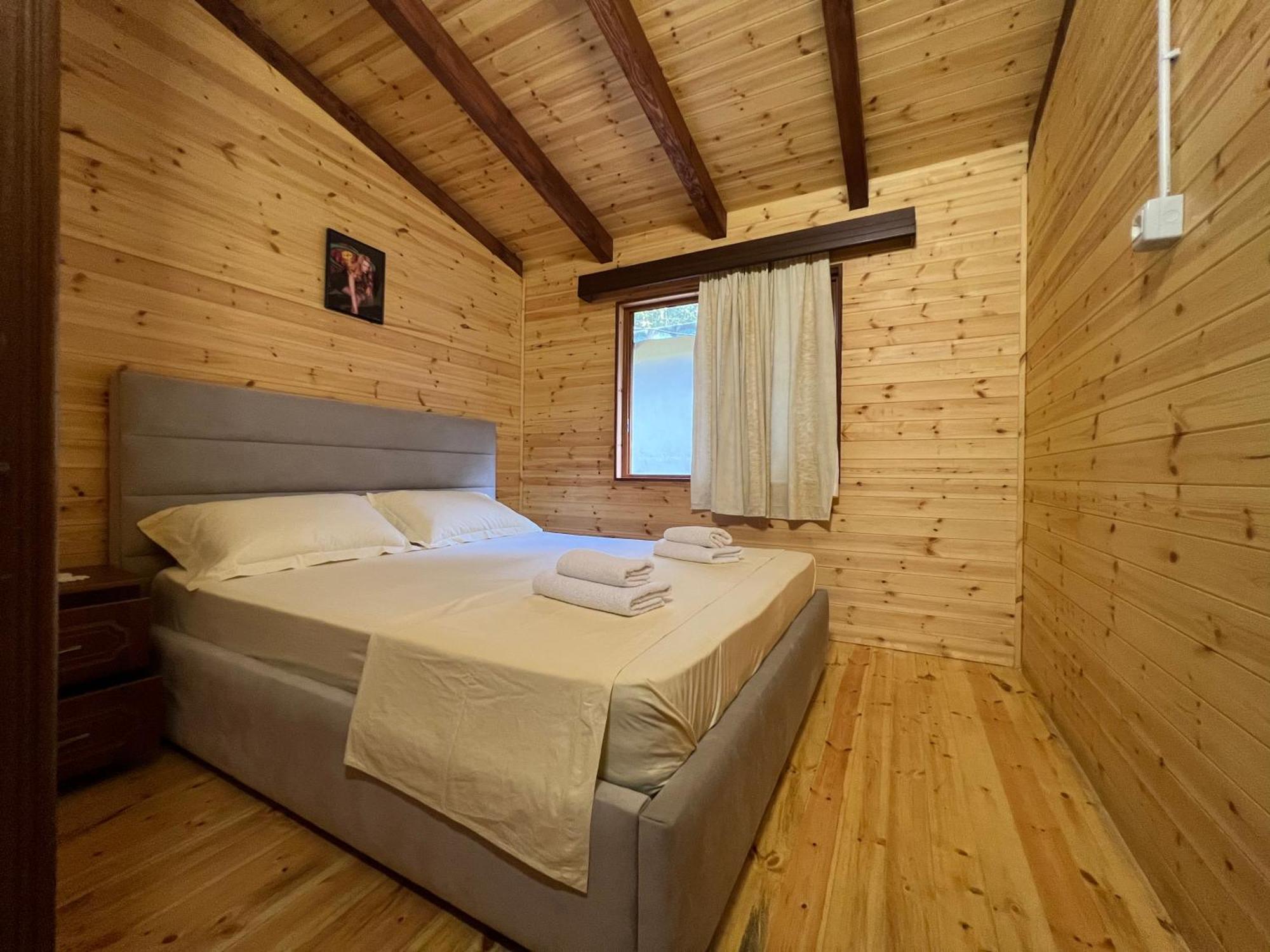 Bujtina Uji I Panjes, Log Cabins Dukat Eksteriør bilde
